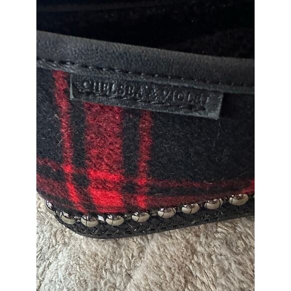 Chelsea & Violet Red Black Plaid Faux Fur Slip-On Studded Slippers Size 6 New - Picture 3 of 8